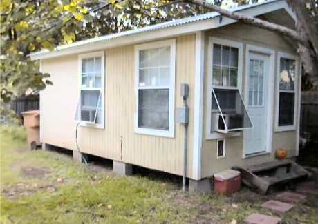 12 ft x 20 ft Guest Room